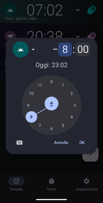 La finestra di nuova sveglia impostata sull’alba con uno scostamento di otto ore prima, il quadrante delle ore su 8 e quello dei minuti su 00, e la riga Oggi: 23:02.