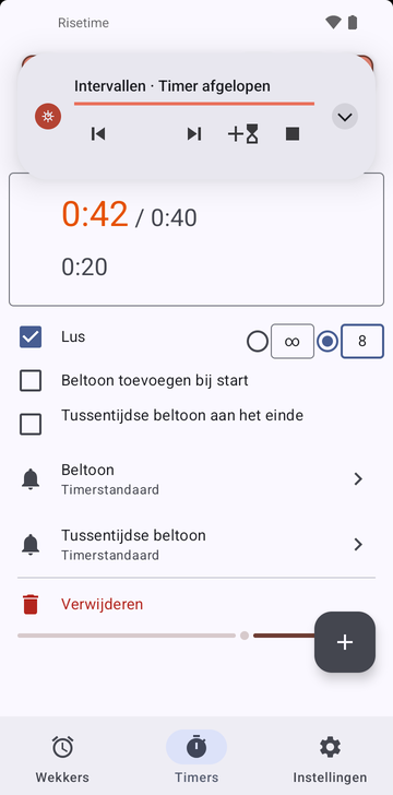 De reeks Intervallen uitgeklapt op het tabblad Timers van Risetime: zijn twee timers, 0:40 lopend op 0:32 en 0:20, Lus aan op 8 rondes (de andere keuze is onbeperkt), Beltoon toevoegen bij start en Tussentijdse beltoon aan het einde uit, en de regels Beltoon en Tussentijdse beltoon op Timerstandaard.