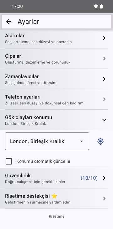 Risetime ayarları, Celestial events location bölümü açık: açılır listede London, United Kingdom, yanında bir konum bulma düğmesi ve işaretsiz bir Auto-update location kutusu. Aşağıdaki Reliability satırında (10/10) yazar.